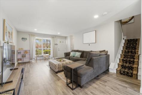 63 Amberly Court Franklin NJ 08823