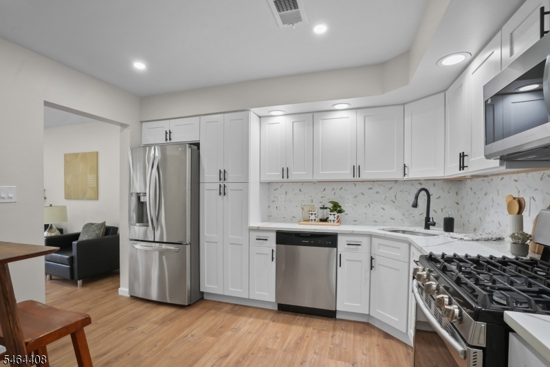 31 Krueger Court Newark NJ 07103