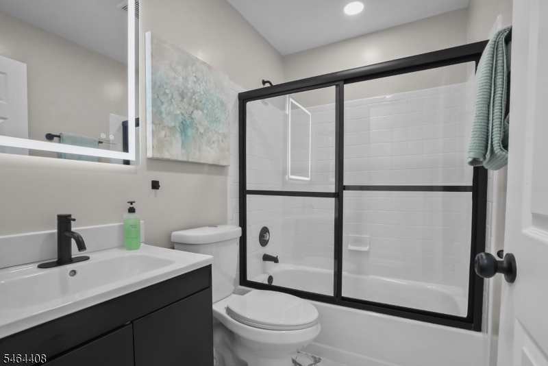 31 Krueger Court Newark NJ 07103