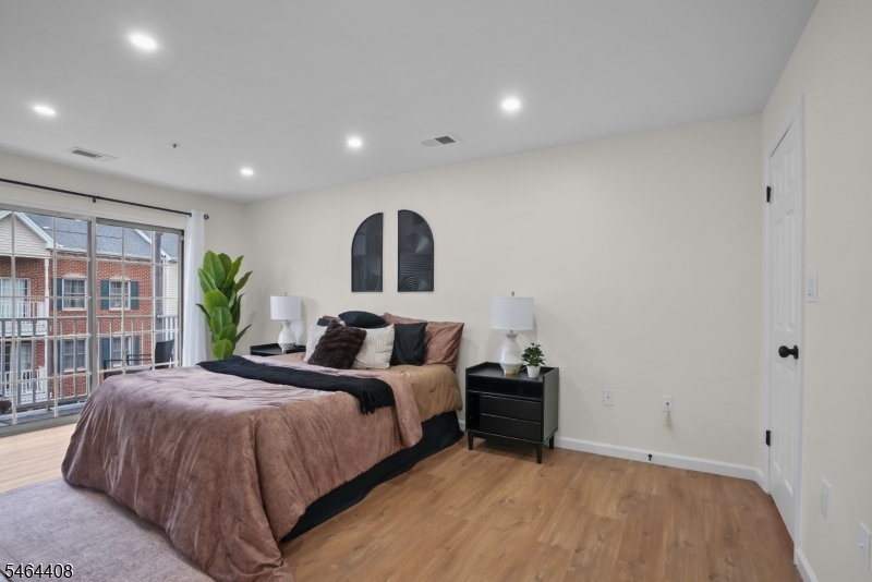 31 Krueger Court Newark NJ 07103