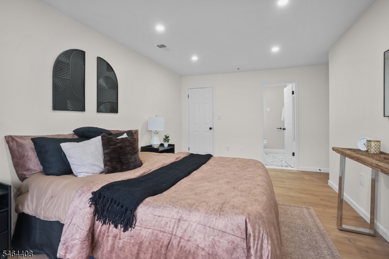 31 Krueger Court Newark NJ 07103