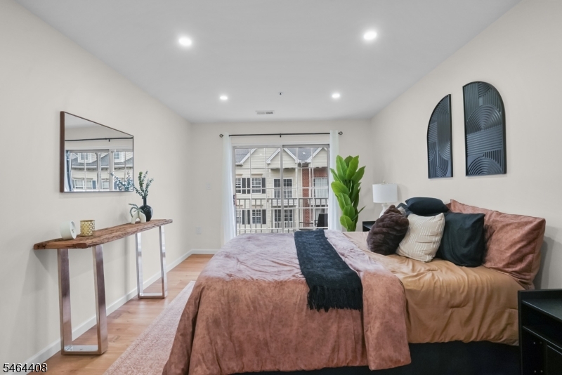 31 Krueger Court Newark NJ 07103