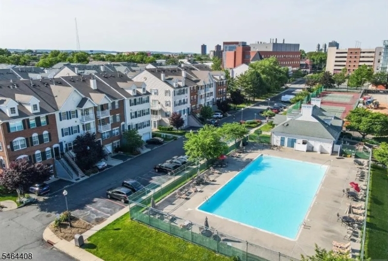31 Krueger Court Newark NJ 07103