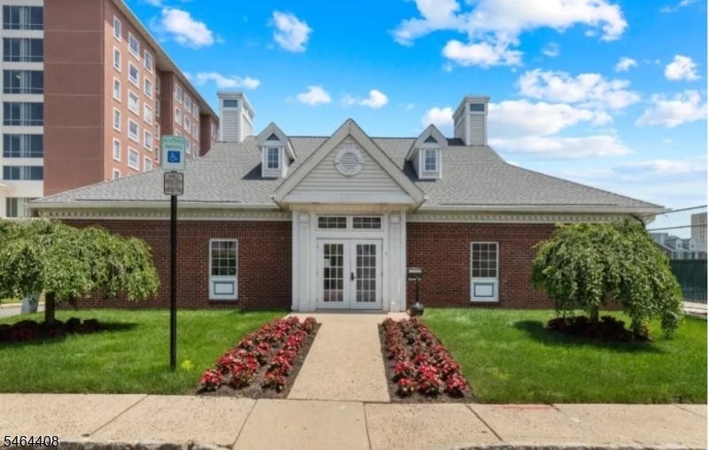 31 Krueger Court Newark NJ 07103