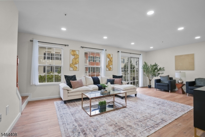 31 Krueger Court Newark NJ 07103