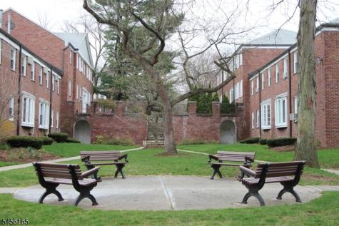 23 Park Court Verona NJ 07044