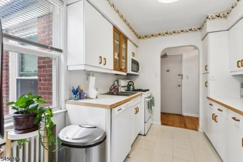23 Park Court Verona NJ 07044