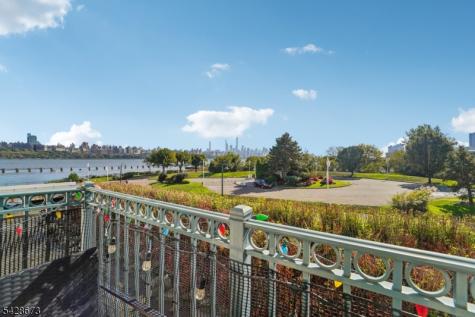 129 The Promenade Edgewater NJ 07020