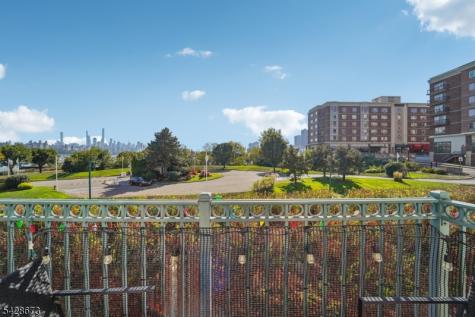 129 The Promenade Edgewater NJ 07020
