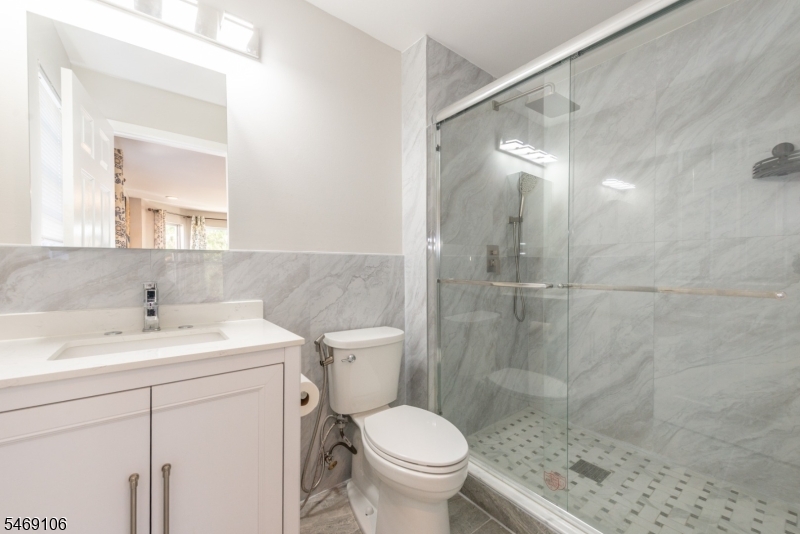 7 Sharon Drive East Hanover NJ 07936