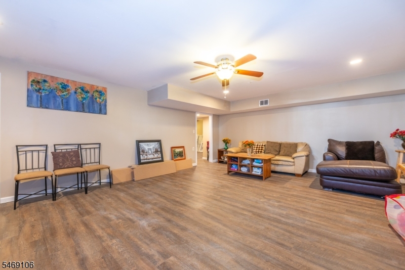 7 Sharon Drive East Hanover NJ 07936