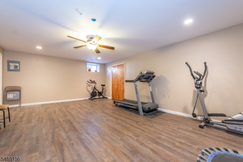 7 Sharon Drive East Hanover NJ 07936