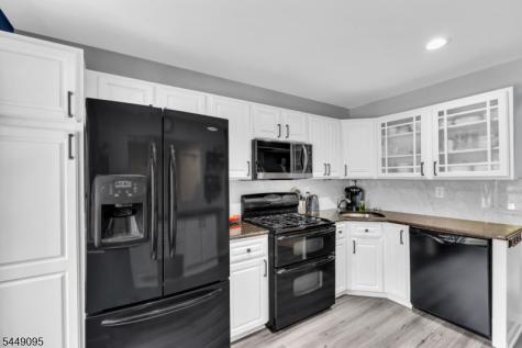 15 Spruce Terrace Mount Arlington NJ 07856