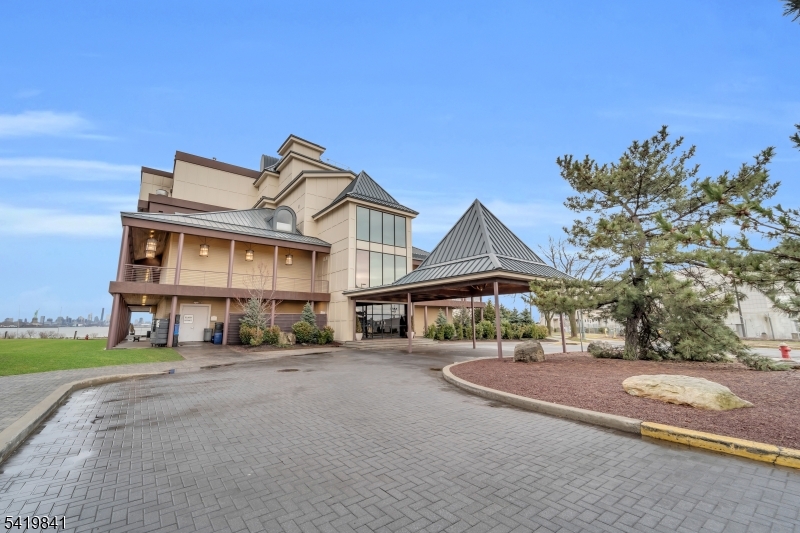 101 Shearwater Court Jersey City NJ 07305
