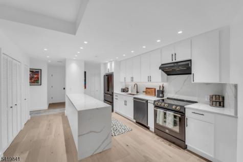101 Shearwater Court Jersey City NJ 07305