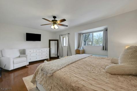 132 Chelsea Way Bridgewater NJ 08807