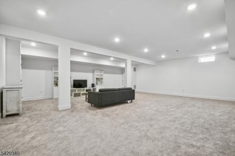 36 Ventura Drive East Hanover NJ 07936