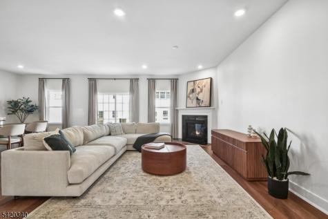 36 Ventura Drive East Hanover NJ 07936