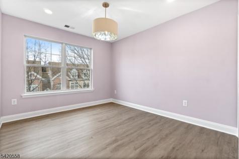 111 Riverwalk Way Clifton NJ 07014