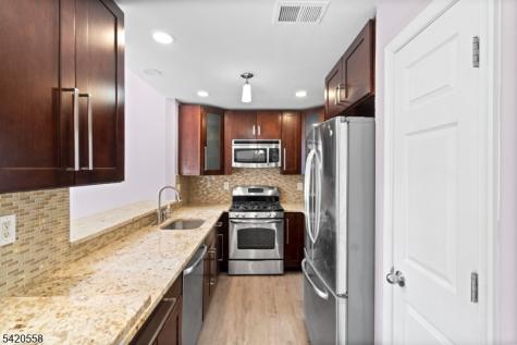 111 Riverwalk Way Clifton NJ 07014