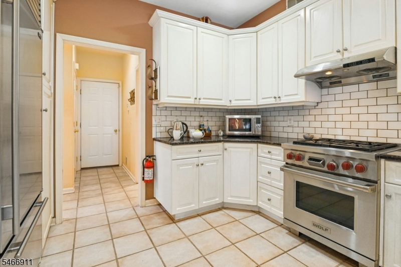 25 Hidden Pond Court Raritan NJ 08869