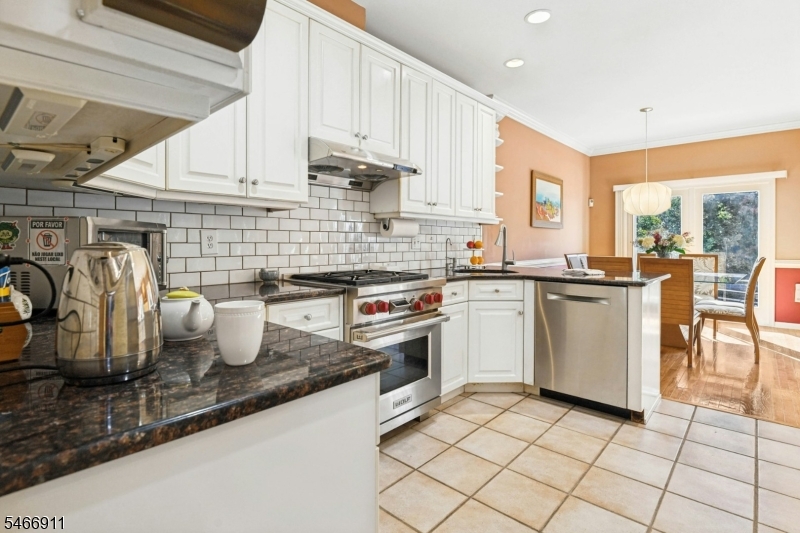 25 Hidden Pond Court Raritan NJ 08869