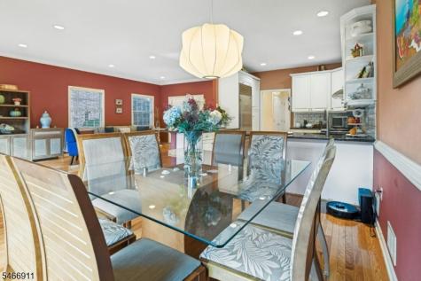 25 Hidden Pond Court Raritan NJ 08869