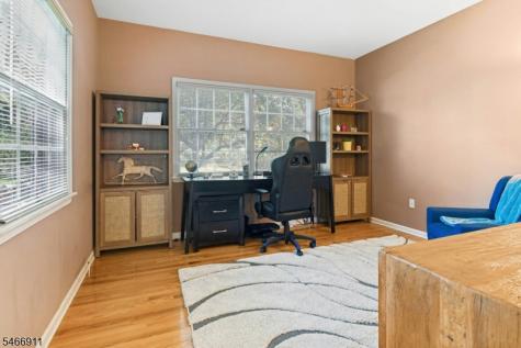 25 Hidden Pond Court Raritan NJ 08869