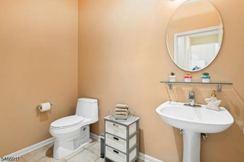 25 Hidden Pond Court Raritan NJ 08869