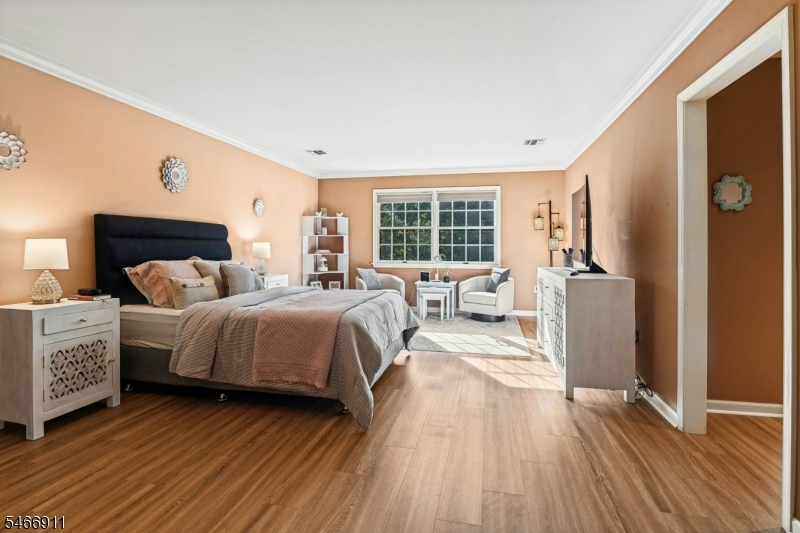 25 Hidden Pond Court Raritan NJ 08869