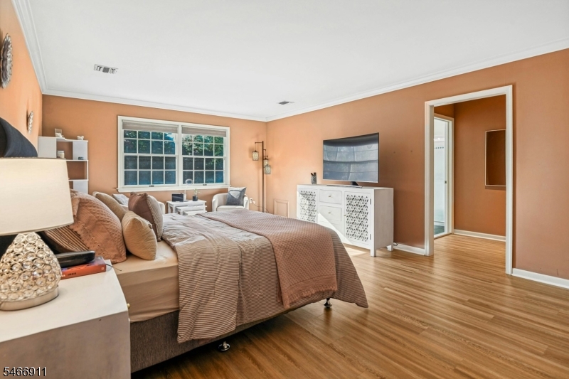 25 Hidden Pond Court Raritan NJ 08869