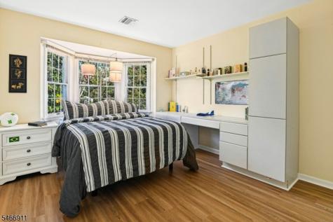 25 Hidden Pond Court Raritan NJ 08869