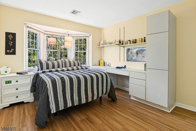 25 Hidden Pond Court Raritan NJ 08869