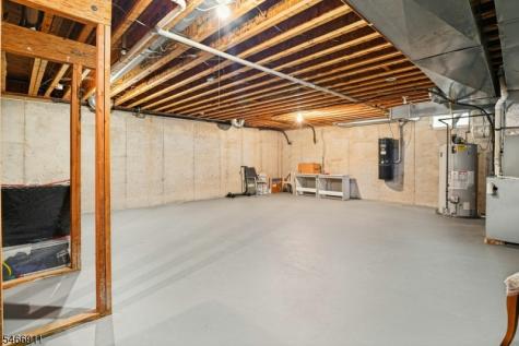 25 Hidden Pond Court Raritan NJ 08869