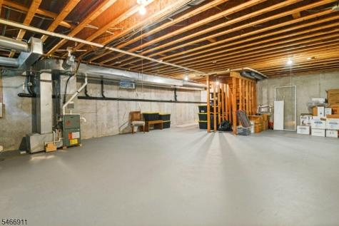 25 Hidden Pond Court Raritan NJ 08869