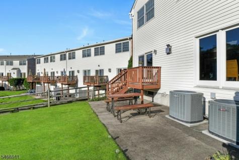 25 Hidden Pond Court Raritan NJ 08869