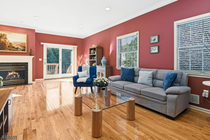 25 Hidden Pond Court Raritan NJ 08869