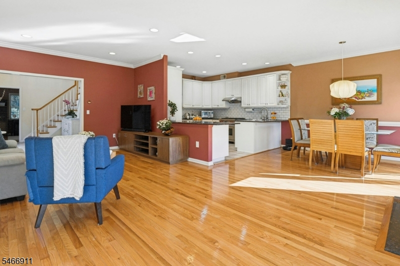 25 Hidden Pond Court Raritan NJ 08869