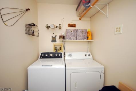 8 Henley Drive Franklin NJ 08873