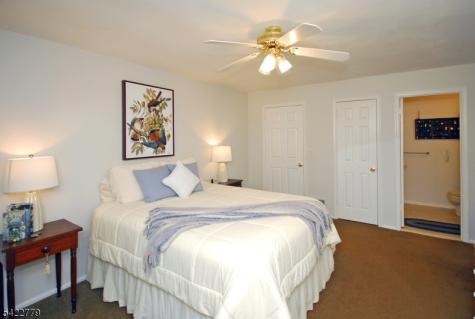 8 Henley Drive Franklin NJ 08873