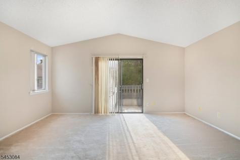 252 Drake Lane Roxbury NJ 07852