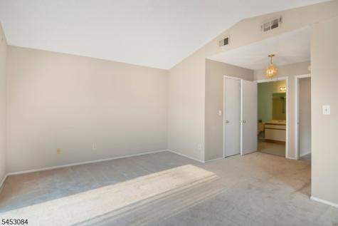 252 Drake Lane Roxbury NJ 07852