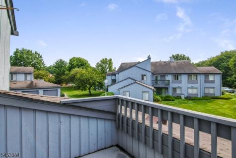 252 Drake Lane Roxbury NJ 07852