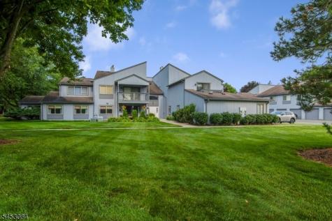 252 Drake Lane Roxbury NJ 07852
