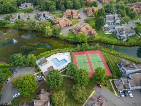 252 Drake Lane Roxbury NJ 07852