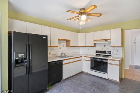252 Drake Lane Roxbury NJ 07852