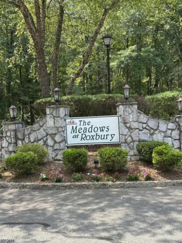 30 Woods Edge Drive Roxbury NJ 07876