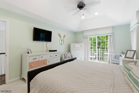 18 Birchwood Lane North Haledon NJ 07508