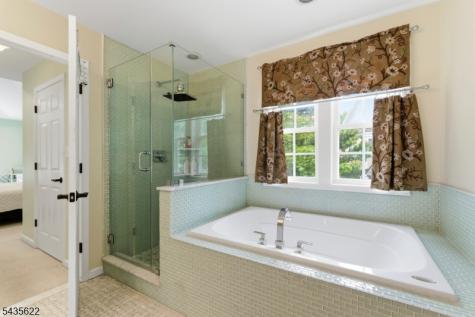 18 Birchwood Lane North Haledon NJ 07508