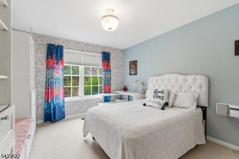 18 Birchwood Lane North Haledon NJ 07508